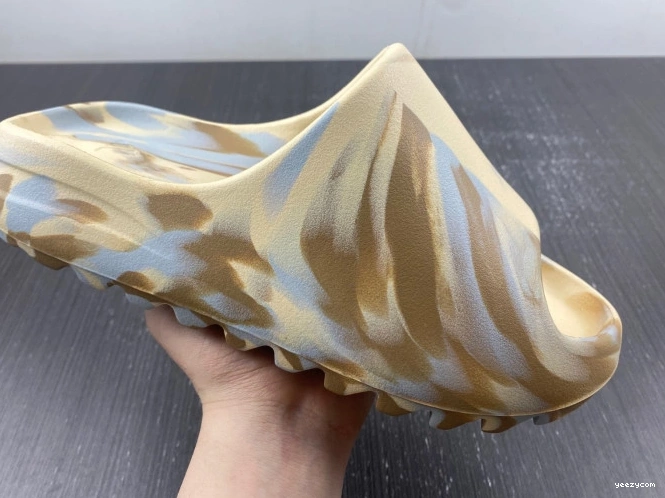 GW1932 Slide Yeezy Adidas 0709